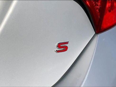 Used 2016 Toyota Corolla S image 9