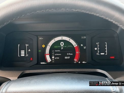 Used 2025 Toyota 4Runner SR5 AWD/4WD image 31