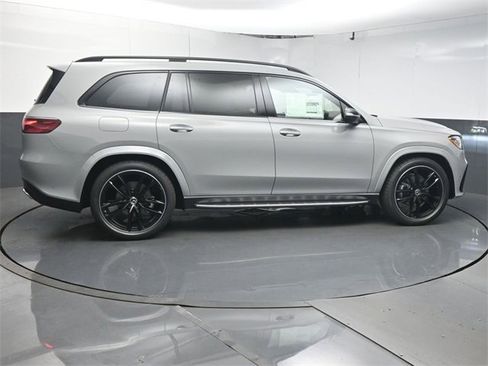 New 2026 Mercedes-Benz GLS 580 4MATIC image 8
