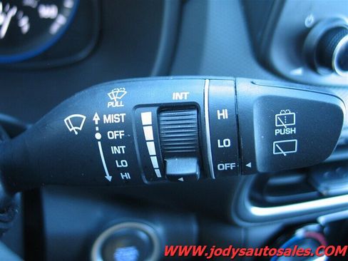Used 2023 Hyundai Kona SEL AWD/4WD image 12