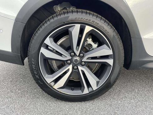 Used 2025 Volvo V60 B5 Cross Country Plus AWD/4WD image 5
