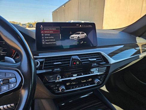 Used 2021 BMW 540i w/ Convenience Package image 16