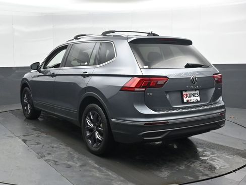 Used 2022 Volkswagen Tiguan SE AWD/4WD image 9