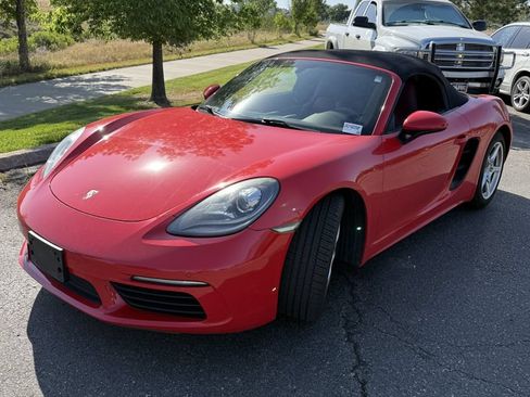 Used 2018 Porsche 718 Boxster RWD image 2
