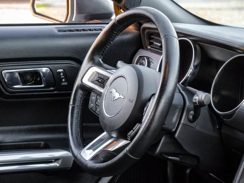 Used 2017 Ford Mustang GT w/ GT Performance Package image 11