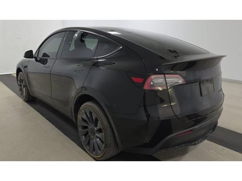 Used 2024 Tesla Model Y Performance AWD/4WD image 4