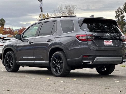 New 2025 Honda Pilot Touring image 6