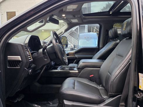Used 2017 Ford F250 Lariat w/ Lariat Ultimate Package AWD/4WD image 12