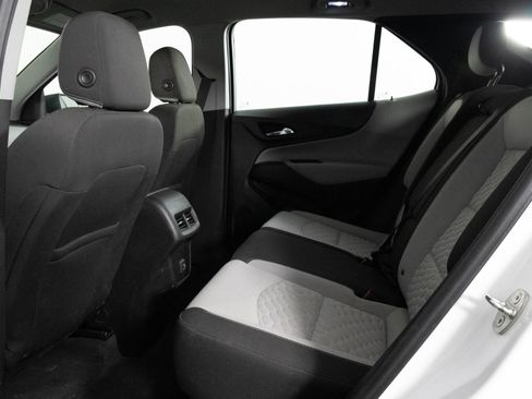 Used 2020 Chevrolet Equinox LS image 33