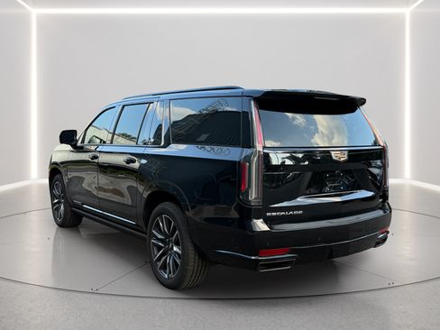 Used 2021 Cadillac Escalade ESV Sport w/ Driver Assist Tech Package AWD/4WD image 3