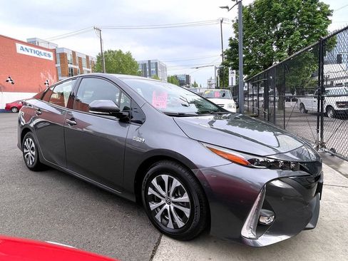 Used 2020 Toyota Prius Prime Limited FWD image 15