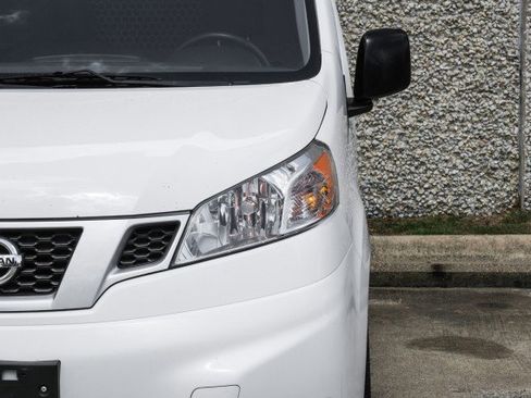 Used 2020 Nissan NV200 S image 41