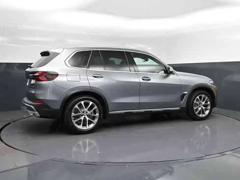 New 2026 BMW X5 sDrive40i image 8