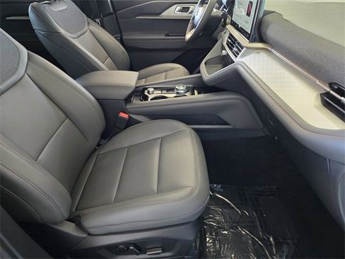 New 2025 Ford Explorer Active w/ Active Comfort Package image 11