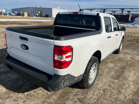 Used 2025 Ford Maverick XL image 11