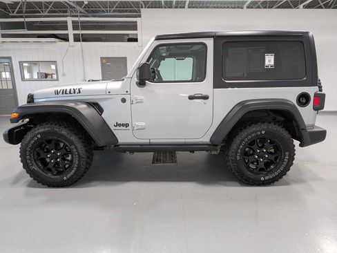 Used 2023 Jeep Wrangler Sport AWD/4WD image 11
