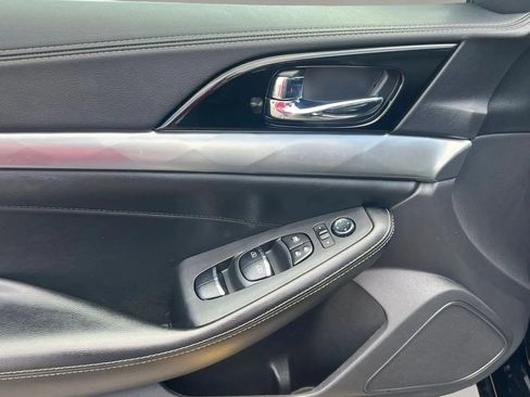Used 2022 Nissan Maxima SV w/ Floor Mat Group FWD image 12