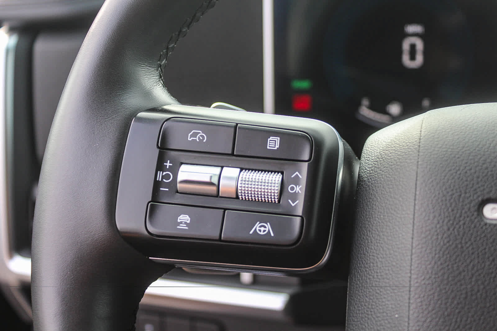 Certified 2025 Hyundai Santa Fe SEL FWD image 29