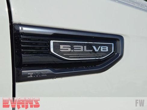 Used 2021 GMC Sierra 1500 AT4 w/ AT4 Value Package AWD/4WD image 3