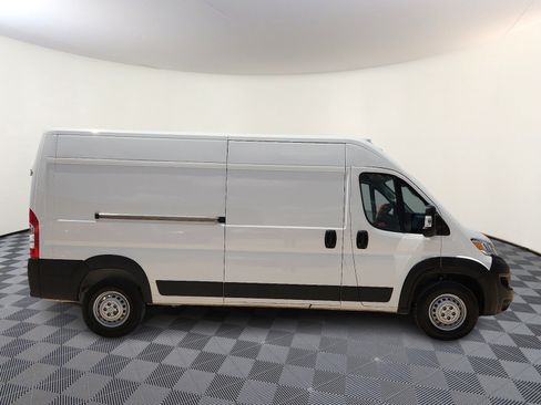 Used 2025 RAM ProMaster 2500 w/ Convenience Group FWD image 5