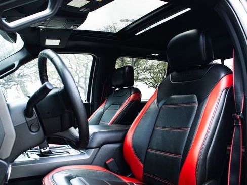 Used 2019 Ford F150 Lariat w/ Equipment Group 502A Luxury image 8