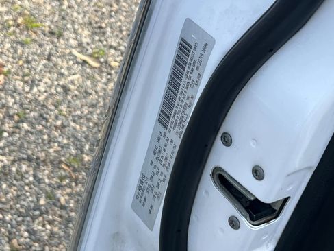 Used 2015 RAM 1500 Classic SLT image 16