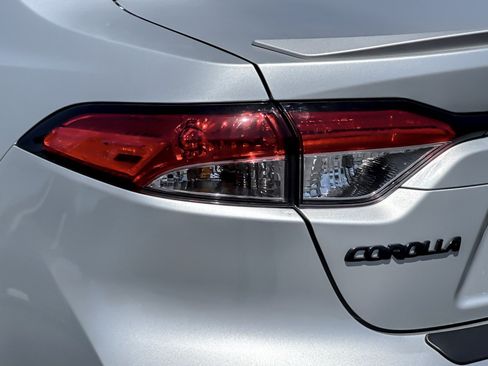 Certified 2025 Toyota Corolla SE FWD image 25