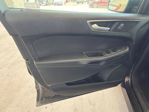 Used 2015 Ford Edge SE FWD image 14