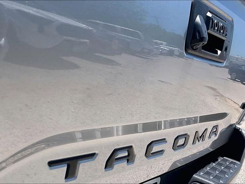 Used 2022 Toyota Tacoma TRD Sport w/ TRD Premium Sport Package RWD image 31