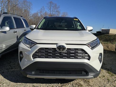 Used 2019 Toyota RAV4 Limited image 2