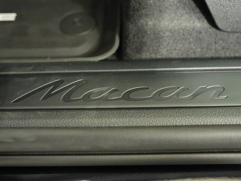 New 2025 Porsche Macan image 32
