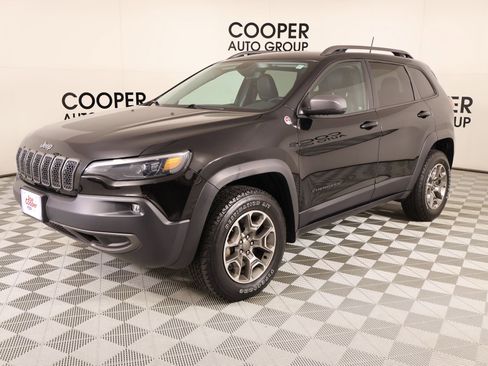 Used 2020 Jeep Cherokee Trailhawk w/ Cold Weather Group image 11