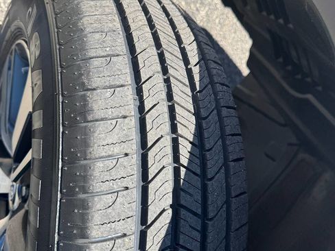 Used 2018 Toyota RAV4 XLE image 19