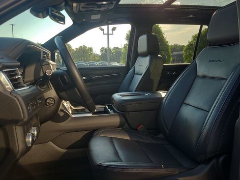 Used 2023 GMC Yukon Denali RWD image 11
