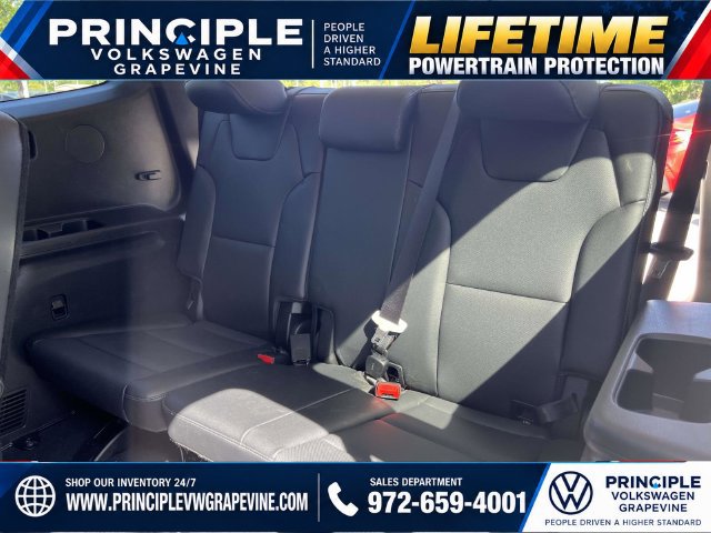 Used 2024 Kia Telluride EX w/ EX Captain's Chair Package FWD image 24