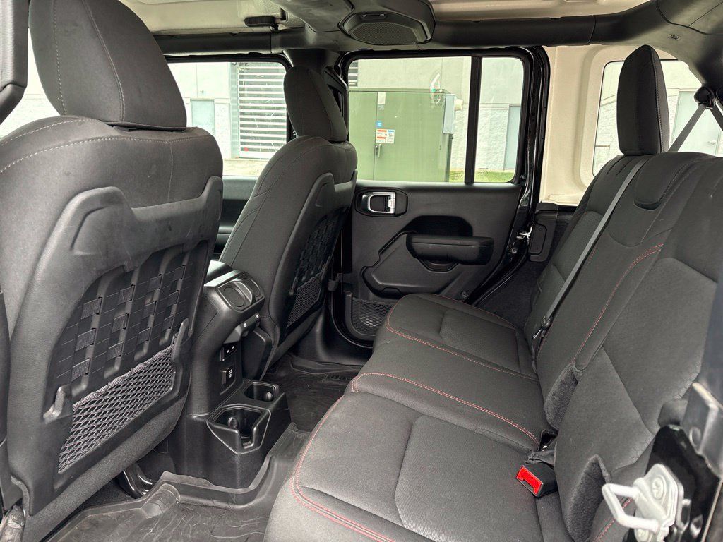 Used 2022 Jeep Wrangler Unlimited Rubicon w/ Dual Top Group AWD/4WD image 19
