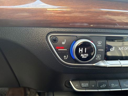 Used 2023 Audi Q5 e Prestige image 53