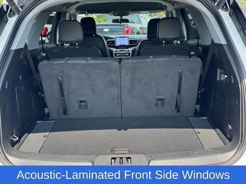 Used 2023 Ford Explorer XLT w/ Equipment Group 202A image 6