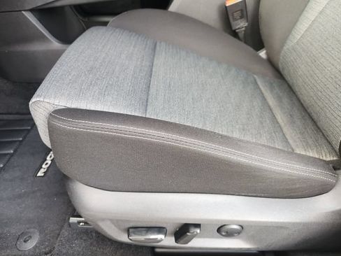 Used 2023 Nissan Rogue SV FWD image 19