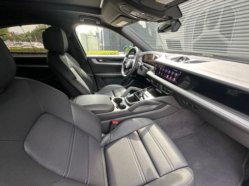 Certified 2026 Porsche Cayenne S AWD/4WD image 44