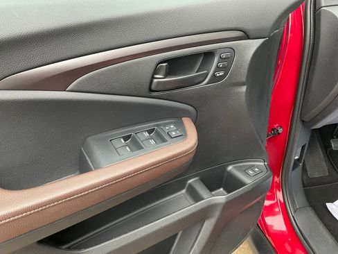 Used 2025 Honda Passport EX-L image 18