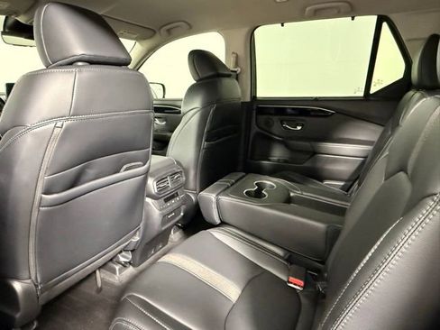 Used 2025 Honda Pilot EX-L image 38