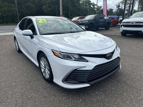 Used 2021 Toyota Camry LE FWD image 10