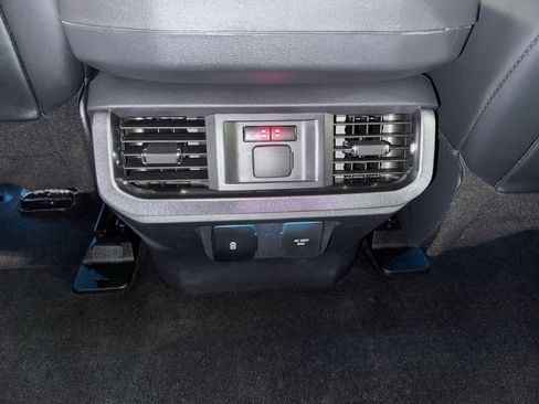 Used 2024 Ford F150 Platinum w/ FX4 Off-Road Package image 33