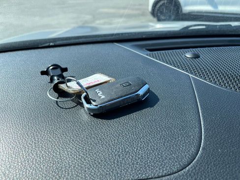 Used 2025 Kia Seltos S image 22