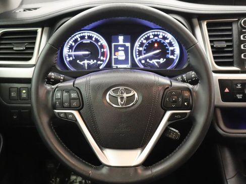 Used 2016 Toyota Highlander Limited w/ Driver Technology Package AWD/4WD image 14
