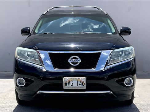 Used 2015 Nissan Pathfinder Platinum w/ Family Entertainment Package FWD image 6