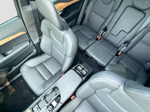 Used 2025 Volvo XC90 T8 Plus w/ Protection Package Premier AWD/4WD image 22