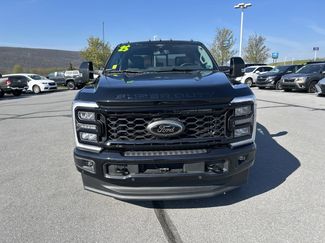 Used 2025 Ford F250 Lariat w/ Lariat Ultimate Package AWD/4WD video 2