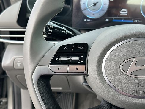 Certified 2024 Hyundai Elantra SEL w/ Convenience Package image 15